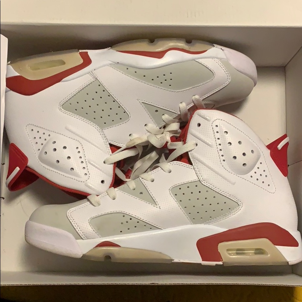 AIR JORDAN 6 RETRO